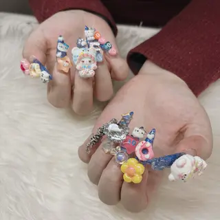 ロング see love gritterのネイルデザイン