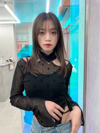 セミロング 小林 美月  透明感カラーのヘアスタイル