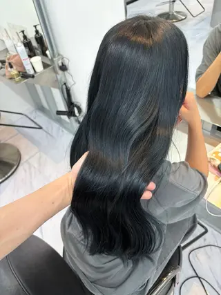 カラー meby所属・🩵福岡ブリーチなし レイヤー/紫音🩵のヘアスタイル