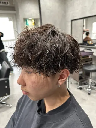 ショート パーマ メンズ ユウ🪄 パーマ指名No1のヘアスタイル