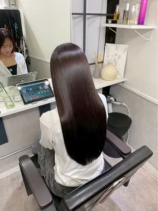 ロング soigné 表参道【ソワネ】所属・🖱️透明感カラー ×髪質改善Rikyuのヘアスタイル