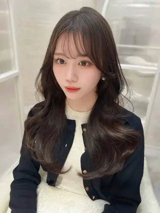 ロング カラー kumu 栄のヘアスタイル