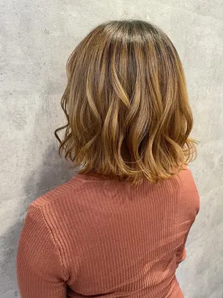 ミディアム 西 めぐみのヘアスタイル