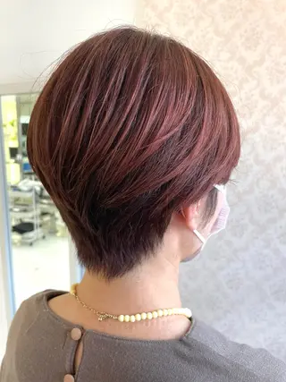 ショート カラー ヒヨシ ルナのヘアスタイル