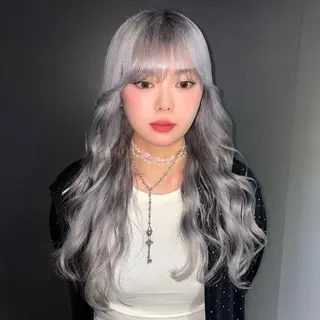 ロング カラー ★デザインカラー ハイトーン ももか★のヘアスタイル