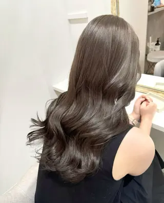 ロング カラー 赤み無し柔らかカラー 【梅田】madokaのヘアスタイル