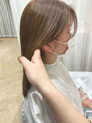 セミロング 伊藤 愛美のヘアスタイル