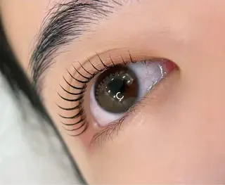 パーマ アデル エクステサロンのマツエク・マツパデザイン