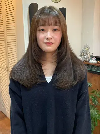 ロング ZEEN所属・ら んのヘアスタイル