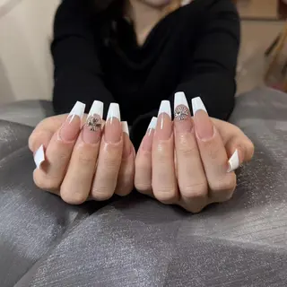 ネイル DEMAIN- 🌹のネイルデザイン