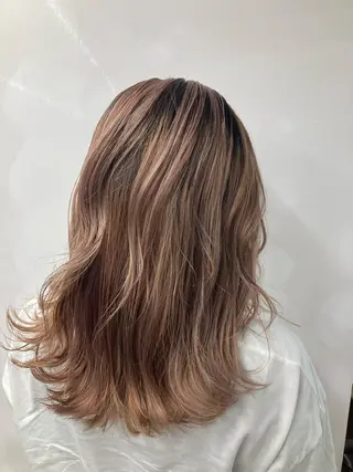 セミロング カラー ブリーチ&似合せボブ 田中寛十のヘアスタイル