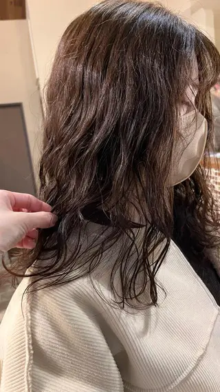 ロング パーマ 中村 友香のヘアスタイル