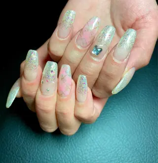 ネイル ネイルサロン& スクールGONAのネイルデザイン