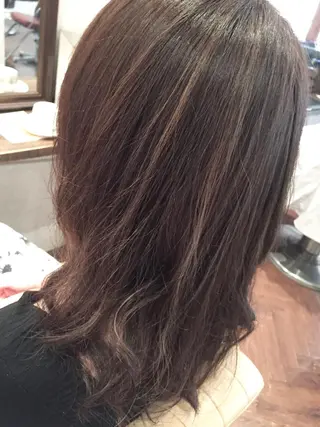 セミロング カラー いしだ みさきのヘアスタイル