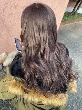 カラー Bish Yanaのヘアスタイル