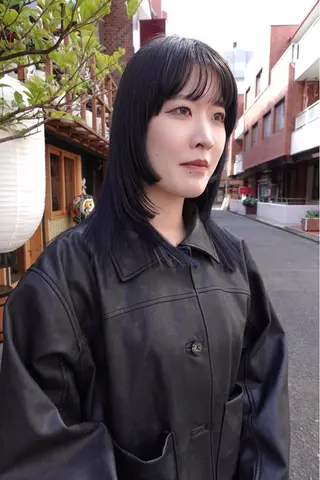 セミロング 顔周りレイヤー/韓国 ブリーチminamiのヘアスタイル