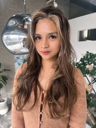 ロング カラー eim AYUKAのヘアスタイル