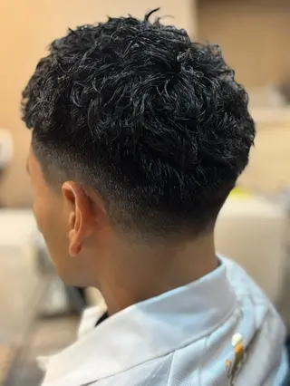 ショート THEBARBER TEN所属・伊禮 海凪のヘアスタイル