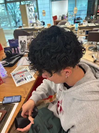 パーマ メンズ ゆい/パーマ/レイヤ ー/似合わせカラーのヘアスタイル