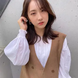 ミディアム レイヤーカット /透明感/千葉怜寿のヘアスタイル