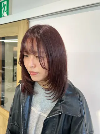 ミディアム カラー 小森聖奈 韓国風レイヤーカットのヘアスタイル