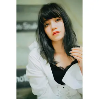 ミディアム カラー (スタイリスト)牧 好美のヘアスタイル