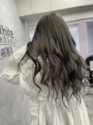 ロング カラー オフホワイトアンドなんば所属・福西 洋斗のヘアスタイル