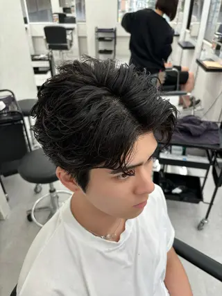 ショート パーマ メンズ 岩井 虎大郎のヘアスタイル