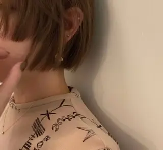 カラー kosoraベージュ ハイトーン/デザインのヘアスタイル