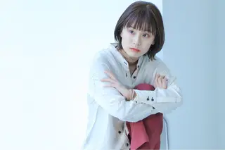 ミディアム カラー 渡辺 優のヘアスタイル