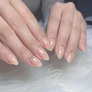 ネイル WHITE NAIL所属・石井 瑠乃のネイルデザイン