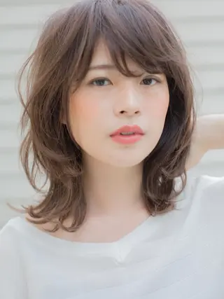 ミディアム CHESS所属・CHESS （チェス）のヘアスタイル