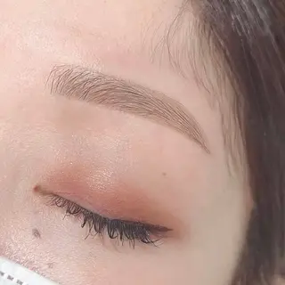 アイブロウ 尾﨑 りおのマツエク・マツパデザイン