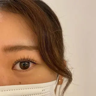 マツエク・マツパ miien(SALONVILLAGE内)所属・MOE /渋谷・明治神宮前のマツエク・マツパデザイン