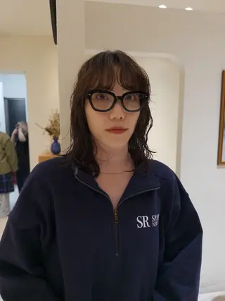 ミディアム パーマ yiye   神宮前所属・manami /暖色 /カットモデル募集のヘアスタイル