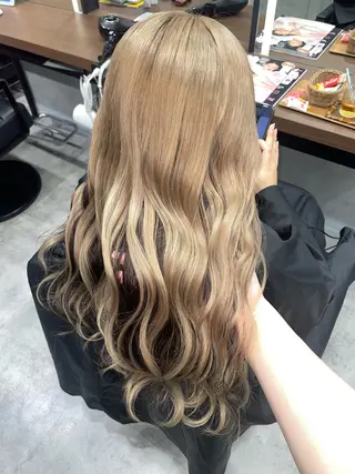 カラー 暖色/ハイトーン/ カラー/HBLのヘアスタイル