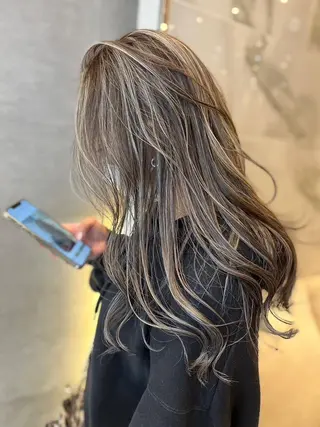 セミロング カラー i'll 髪質改善 淀屋橋 大阪【イル】所属・エクステ/ブリーチ tasukuのヘアスタイル