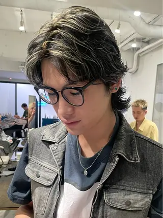 ショート カラー メンズ スパイラルパーマ 🌐hina⭐️のヘアスタイル