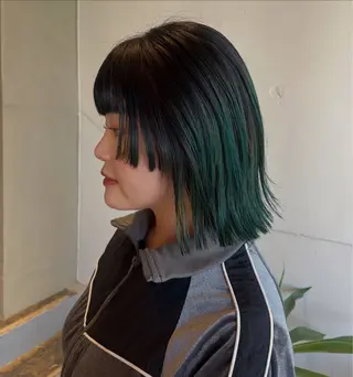 ミディアム 藤井 美歩/赤髪のヘアスタイル