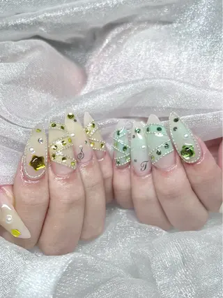 ネイル moca 心斎橋店所属・moca心斎橋店 Aina🐈⬛🤍のネイルデザイン