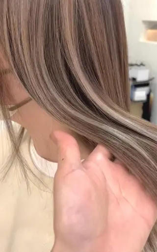 カラー BEEST所属・ate 【暖色/ハイトーン】のヘアスタイル