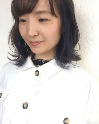 ミディアム カラー aW HAIRカンノ カナエのヘアスタイル