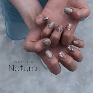 ネイル マツエク・マツパ アイブロウ beautyroom Naturaのネイルデザイン