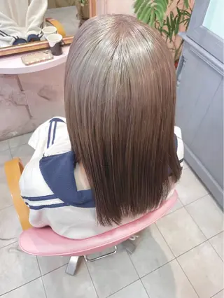 セミロング 𝙼𝚒𝚎𝚗𝚎 𝚙𝚒𝚗𝚔所属・山本 葵のヘアスタイル