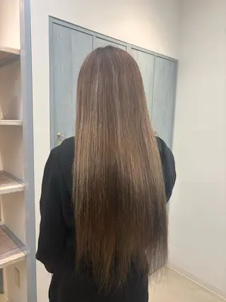 ロング カラー ukyo/透明感 カラー/ハイライトのヘアスタイル