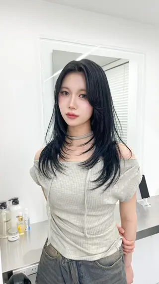 カラー トレンドワンホンヘア 🥀THREE横浜のヘアスタイル