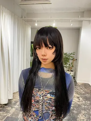 ロング 透明感、暖色カラー 似合わせレイヤー矢作のヘアスタイル