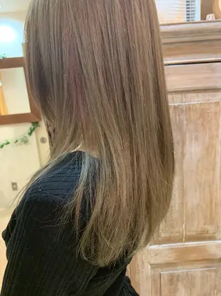 ロング DiMPlE  ディンプル所属・🌸スタイリスト 山浦美恵のヘアスタイル