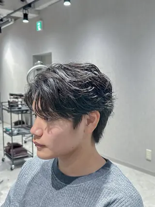 ショート パーマ メンズ フェザーパーマ職人 🪶ryosukeのヘアスタイル