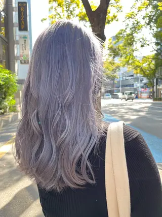 ロング カラー こまつばらみお/レイ ヤー/ダブルカラーのヘアスタイル